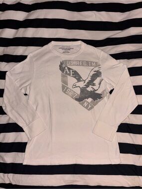 American Eagle Outfitters White Vintage Fit Graphic Waffle Long Sleeve Shirt
